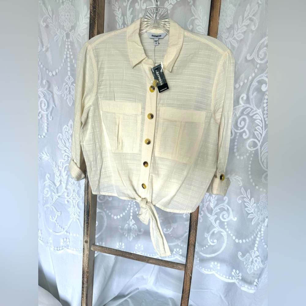 Express Cream top size Small NWT